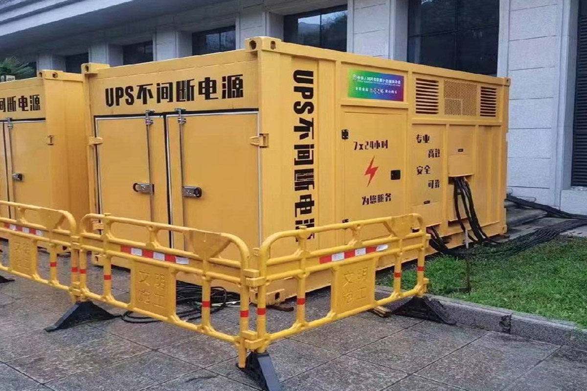 新平发电机租赁施工现场